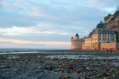 Mont Saint Michel bij zonsondergang