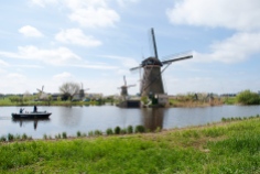 Kinderdijk-molens-landschap-bootje